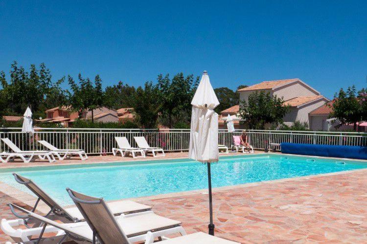 Les Villas De Nuciola Front De Mer Червионе Экстерьер фото